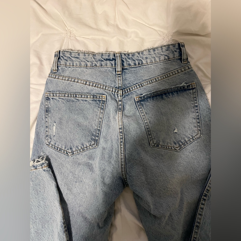 Zara Ripped Mom Jeans - Picture 4 of 8